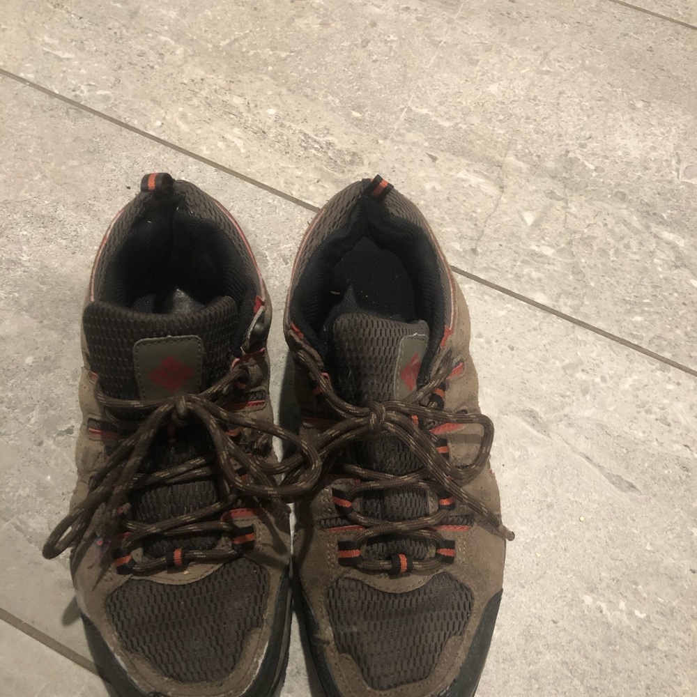 Columbia mens big boys hiking shoes size 8.5